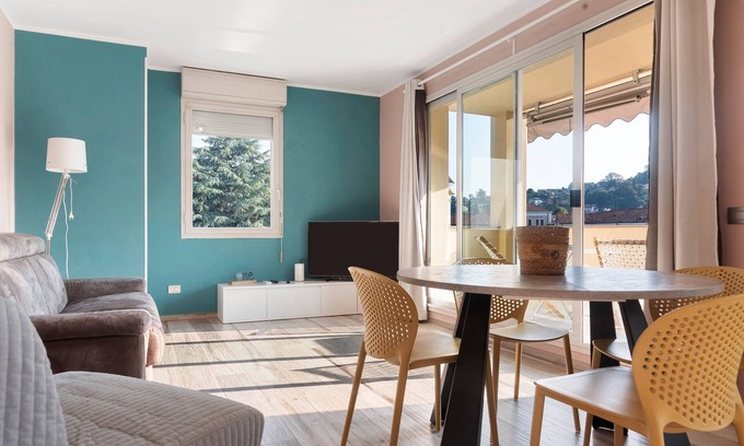 Intra Apartment | Apartment 'Casa Palmy' with Mountain View, Wi-Fi and Air Conditioning