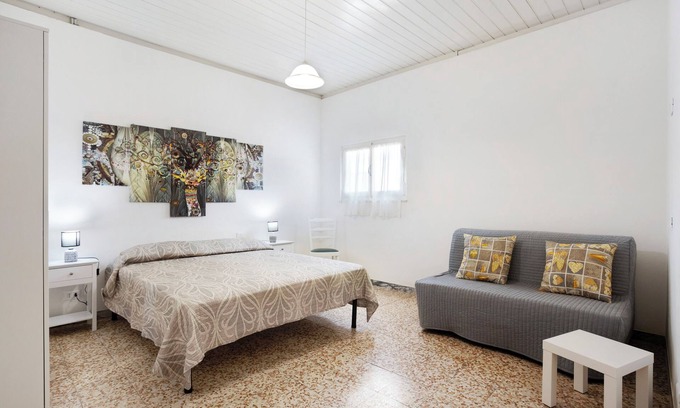 Marina di Massa Apartment | Apartment "Casa Perla" Near the Beach