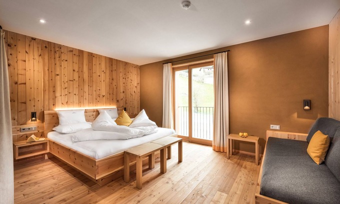 Sesto Apartment | Apartment 'Chalet Rudana for 4 People' with Mountain View, Shared Garden and Wi-Fi