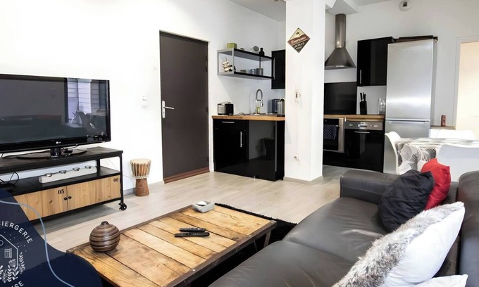 Arras Apartment | Apartment close to the squares with private outdoor area