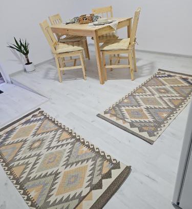 Arad Apartment | Apartment cu bun gust, parcare publica fără plata, Self Non Stop check in, zona linistita