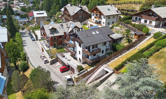 Bormio Apartment | Apartment "Da Sergio" with Mountain View, Garden & Wi-Fi