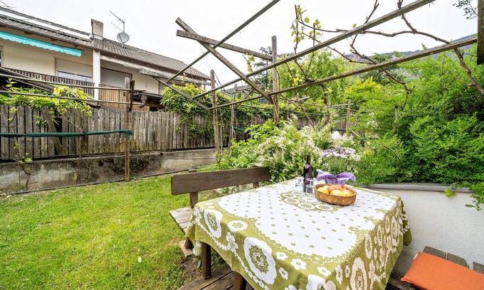 Terlano Apartment | Apartment 'Das Landhaus Apt Sauvignon' with Mountain View, Private Terrace and Wi-Fi