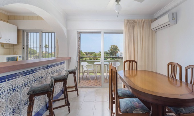 Les Deveses Apartment | Apartment 'Deveses Beach' with Balcony, Wi-Fi and Air Conditioning