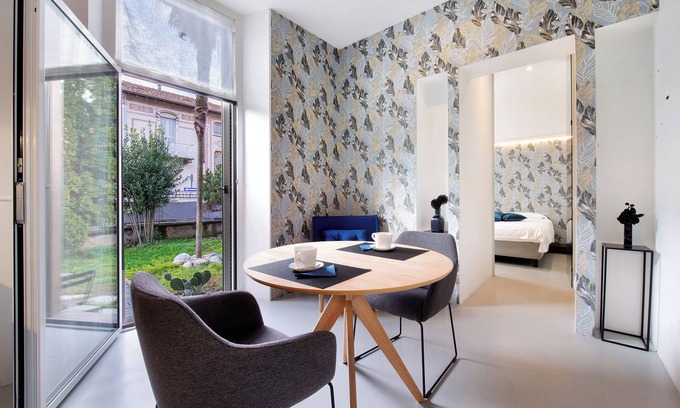 Lecco Apartment | Apartment 'Dimora Lierna' with Private Garden, Wi-Fi and Air Conditioning
