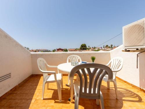 Clara Apartment | Apartment Drassanes III by Interhome
