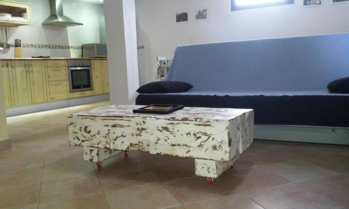 Biel Apartment | Apartment 'Enebro' with Mountain View, Wi-Fi and Air Conditioning