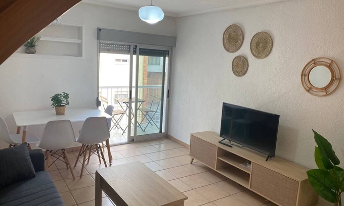 El Grao de Castellon Apartment | Apartment 'Piso El Grao' with Balcony and Wi-Fi