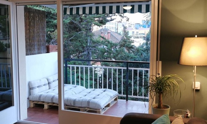 Vilanova I la Geltru Condo | Apartment with large terrace and less than 50 meters from the beach