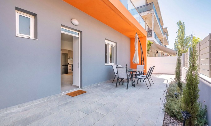 Petaloudes Apartment | Apartment 'Evan Suites No 3' with Private Terrace, Wi-Fi and Air Conditioning