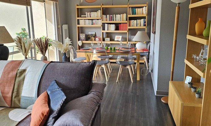 Aurillac Condo | Apartment F3 Hyper-Centre, Quiet, Bright, Riverfront, Recently Refurbished.