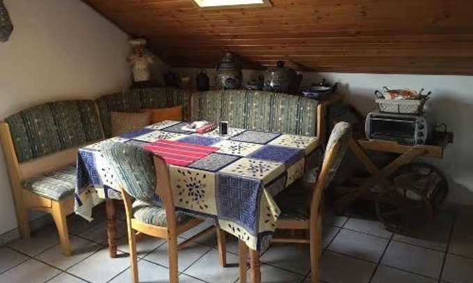 Hoehr-Grenzhausen Apartment | Apartment 'Ferienwohnung Meuer' with Balcony and Wi-Fi