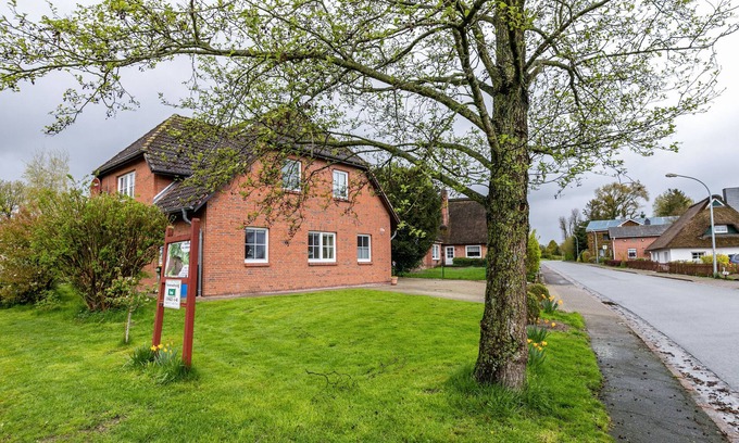 Offenbuttel Apartment | Apartment 'Ferienwohnung Anke Volkmann' with Private Terrace, Private Garden and Wi-Fi