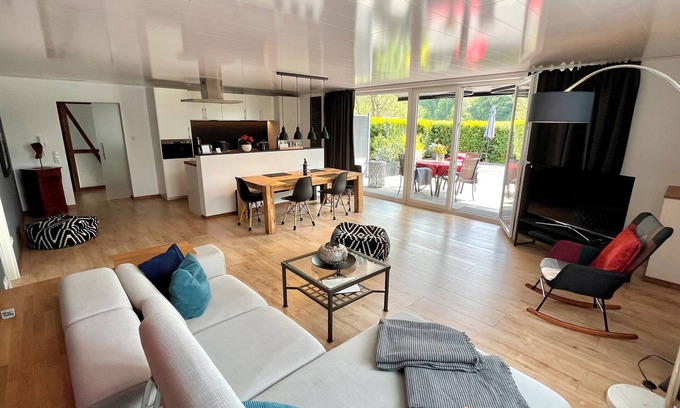 Krombach Apartment | Apartment 'Ferienwohnung Ricke' with Private Terrace and Wi-Fi