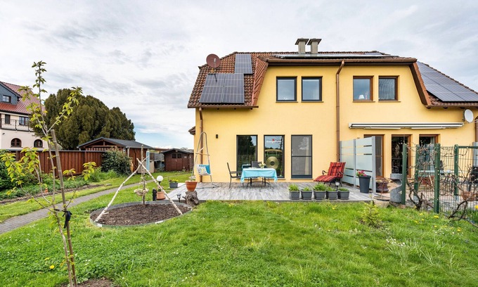 Altenhain Apartment | Apartment 'Fewo Energiepunkt Am Planitzwald' with Private Terrace, Private Garden and Wi-Fi