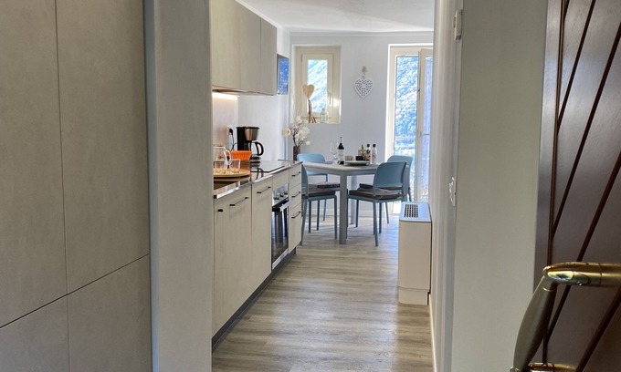 Crone Apartment | Apartment for 2 persons, balcony and garden, 500m to the lake