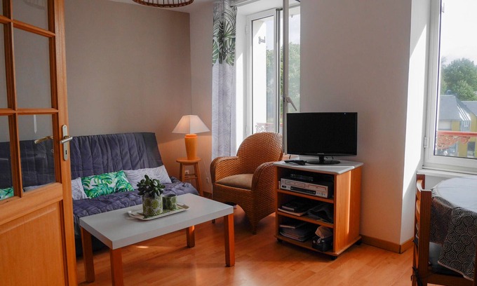 Le Palais Apartment | Apartment for 4, equipped kitchen, port view, near amenities