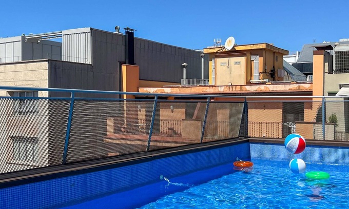 Dreta de l'Eixample Apartment | Apartment for 4 in the Heart of Barcelona