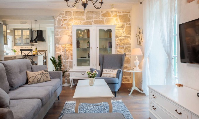 Split Apartment | Apartment for 6 persons/3 Bedrooms/3 Bathrooms/Private Garden