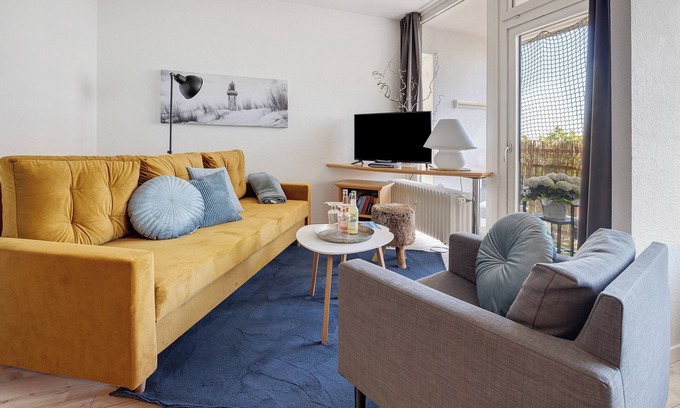 Region Hannover District Apartment | Apartment 'Fräulein Frida - Steinhude' with Balcony and Wi-Fi