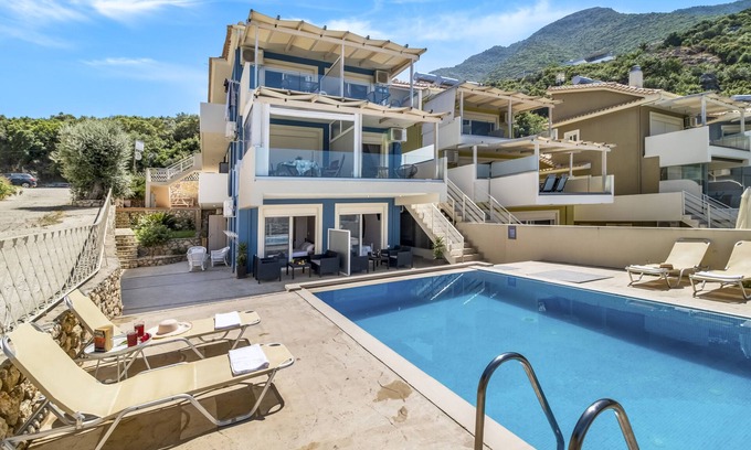Nikiana Apartment | Apartment 'Galini Room' with Sea View, Wi-Fi and Air Conditioning