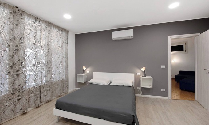 Genoa Apartment | Apartment 'Genuensis' with Wi-Fi and Air Conditioning
