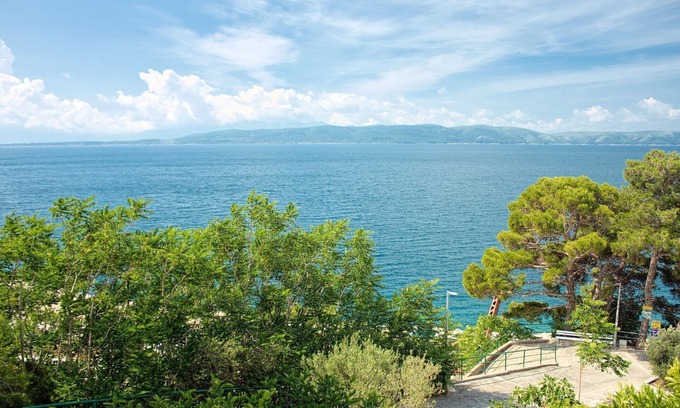 Zivogosce Apartment | Apartment Gojko - 50 m from the beach: A2(6) - Zivogosce, Riviera Makarska, Croatia