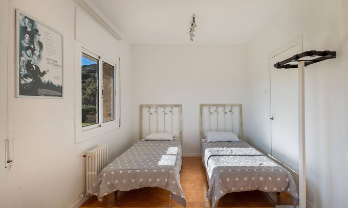 Premia de Dalt Apartment | Apartment 'Habitaciones Marice' with Sea View, Private Pool and Wi-Fi