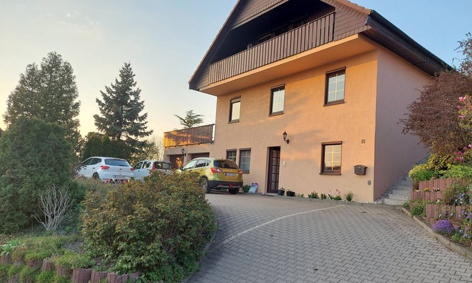 Klaffenbach Apartment | Apartment 'Haus schöne Aussicht' with Mountain View, Balcony and Wi-Fi