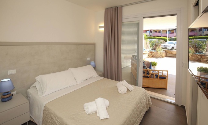 Lu Bagnu Apartment | Apartment Holiday House LeTerrazze23, Sea View, 100Mt Blue Flag Beach