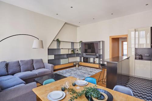 Les Iles Apartment | Apartment Ile Saint Louis by Studio prestige