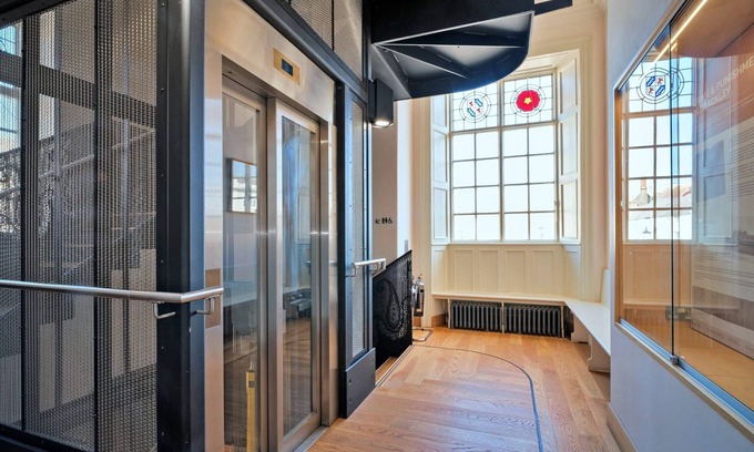 Brackley Apartment | Apartment in Brackley Town Hall Charm