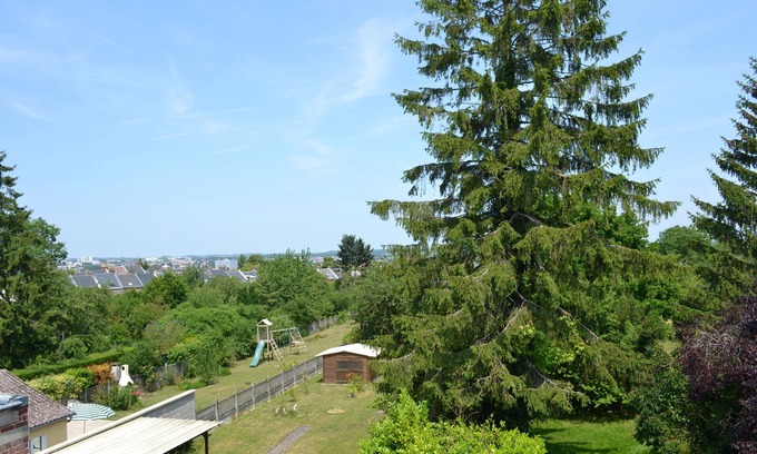 Saint-Acheul Apartment | Apartment in charming house near center