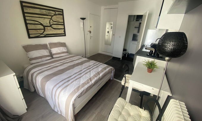 Faubourg de l'Arche Apartment | Apartment in Courbevoie