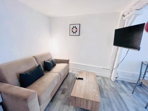 Troyes Apartment | Apartment in Heart of Troyes