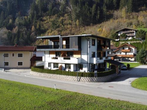 Burgstall Apartment | Apartment in Mayrhofen near Ski Lifts