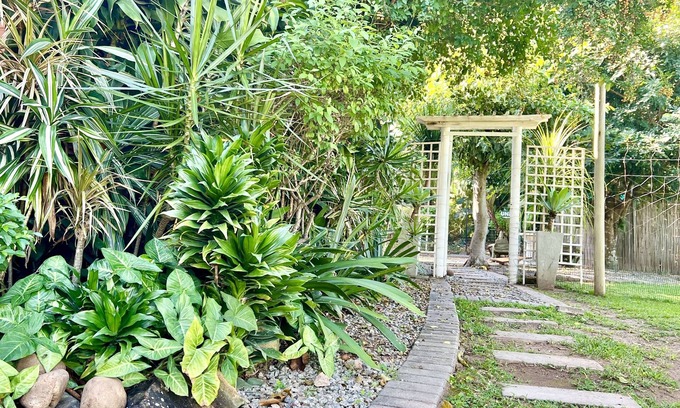 Nelspruit Apartment | Apartment in Nelspruit with a private garden - LoerieRoep Unit 1