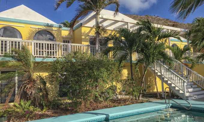 Slob Apartment | Apartment In Private Villa With Pool And Short Walk To Beach.