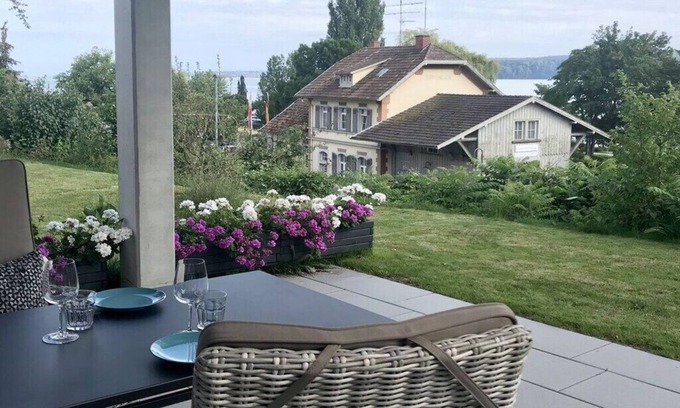 Sipplingen House | Apartment in Sipplingen with swimming pool