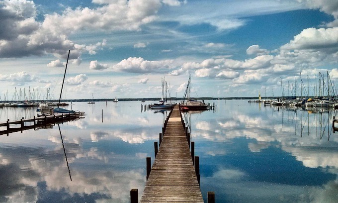 Region Hannover District Apartment | Apartment in Steinhude with Private Parking