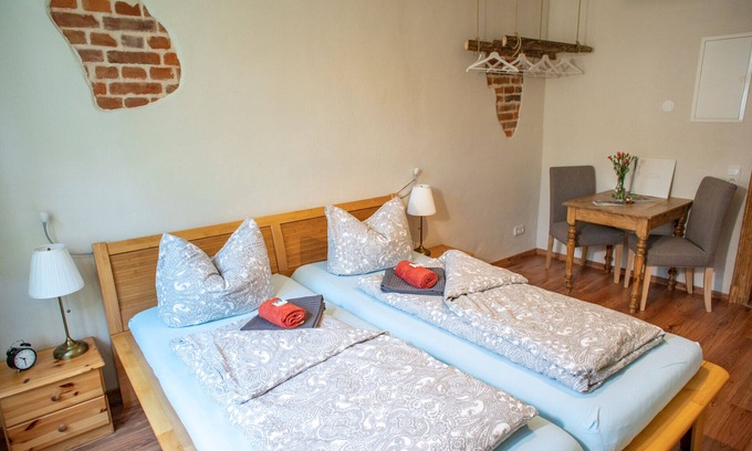 Schoenfeld-Weissig Apartment | Apartment in the Meixmühle on Friedrichsgrund near Pillnitz