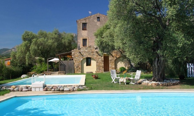 Calvi Apartment | apartment in the 2nd in a house of character, quiet pool nature, 5min from Calvi