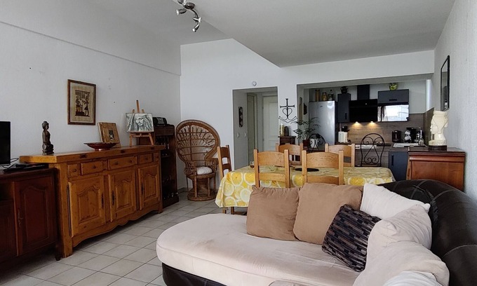 Naturist Village Apartment | Apartment in the middle of the naturist village T3 60 m2 2 bedrooms in port Ambonne