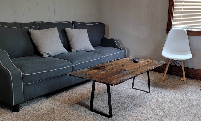 Uniontown Apartment | Apartment in town, just minutes to Ohiopyle, Laurel Cavern and Nemacolin.