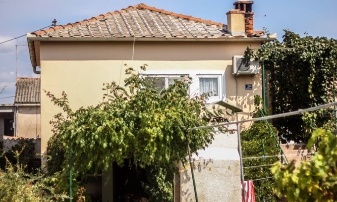 Ugljan Apartment | Apartment in Ugljan with Terrace, Air condition, WIFI, Washing machine (3844-1)