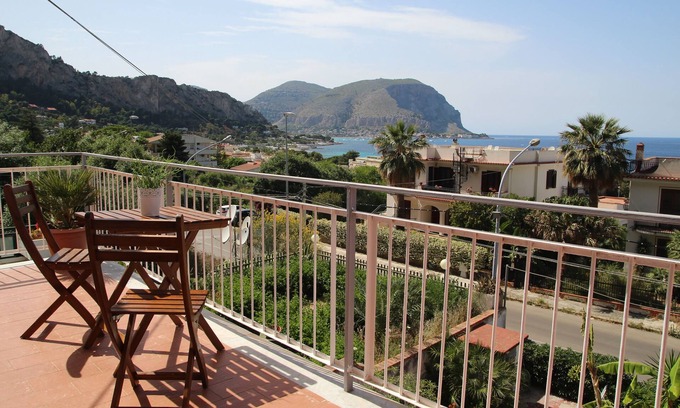 Addaura House | Apartment in Villa Tea - Bellissima Vista Mare