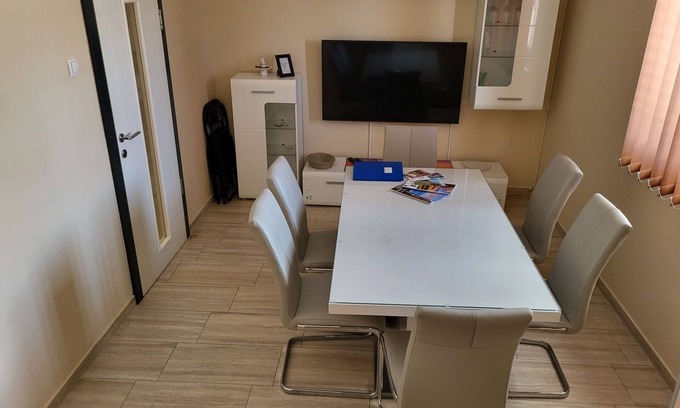 Vrsi Apartment | Apartment in Vrsi with Terrace, Air condition, WIFI, Washing machine (4836-1)