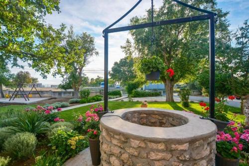 Zaton Apartment | Apartment in Zaton (Zadar) with sea view, loggia, air conditioning, Wi-Fi (4810-4)