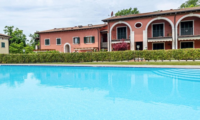 Castion Veronese Apartment | Apartment 'Residence Corte La Fiorita' with Shared Pool, Wi-Fi and Air Conditioning