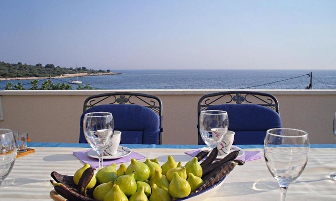 Drvenik Mali Apartment | Apartment Ivica
